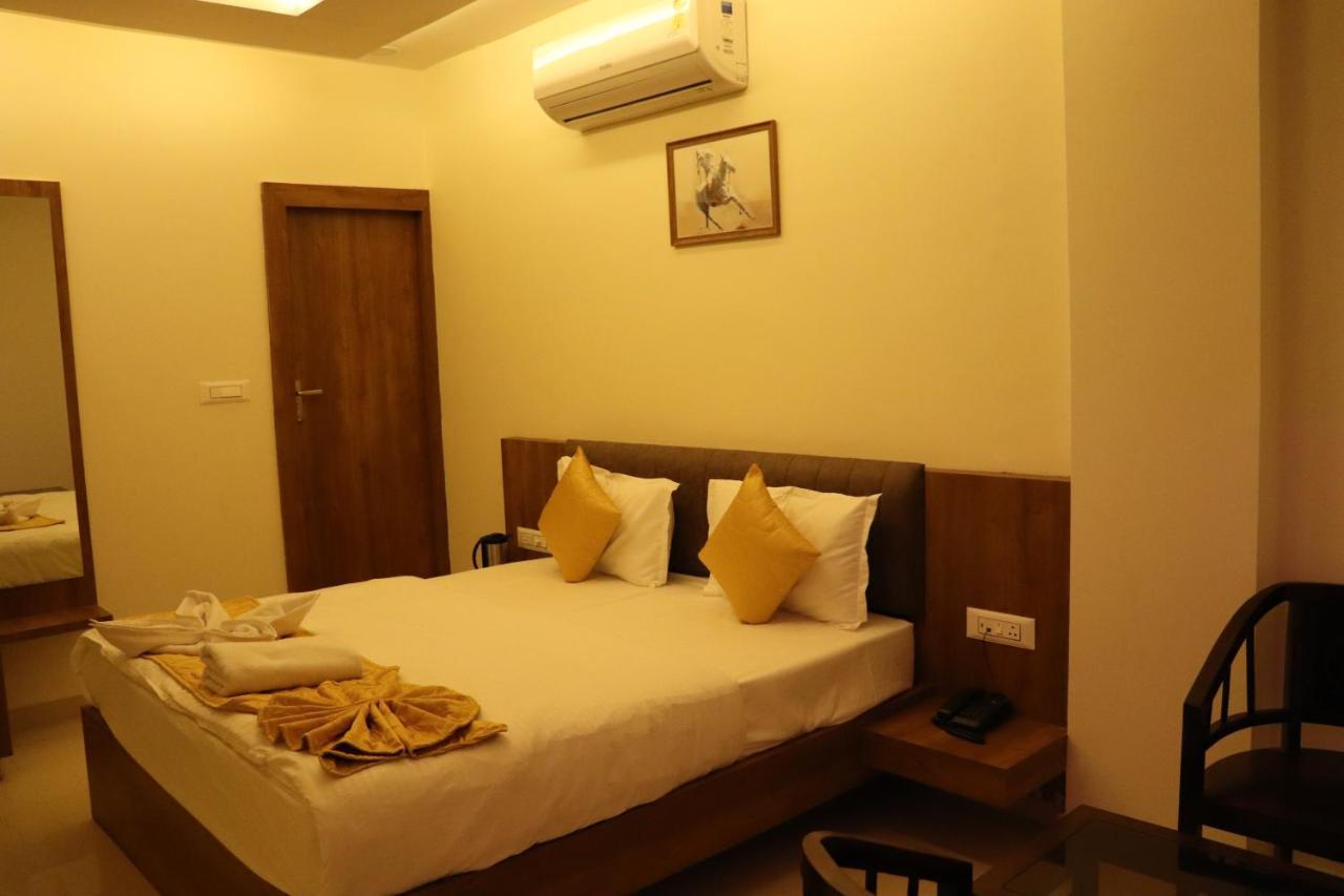 Hotel Jmb Τζοντχπούρ Εξωτερικό φωτογραφία